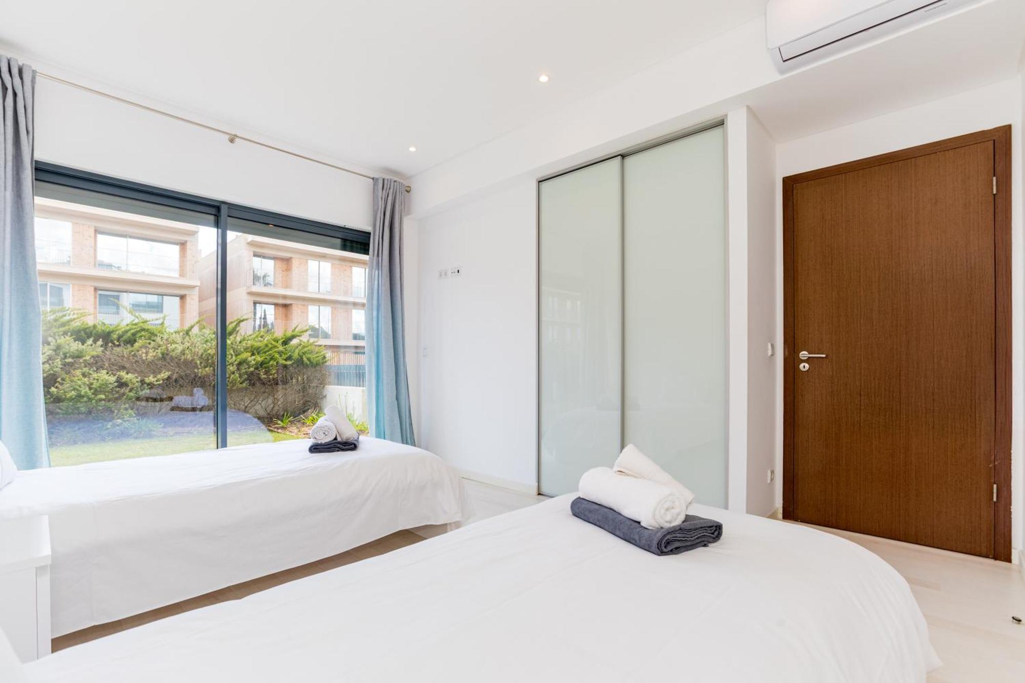 Cavalo Preto Luxury Beach Apartment By Golden Zenith Quarteira Exterior photo