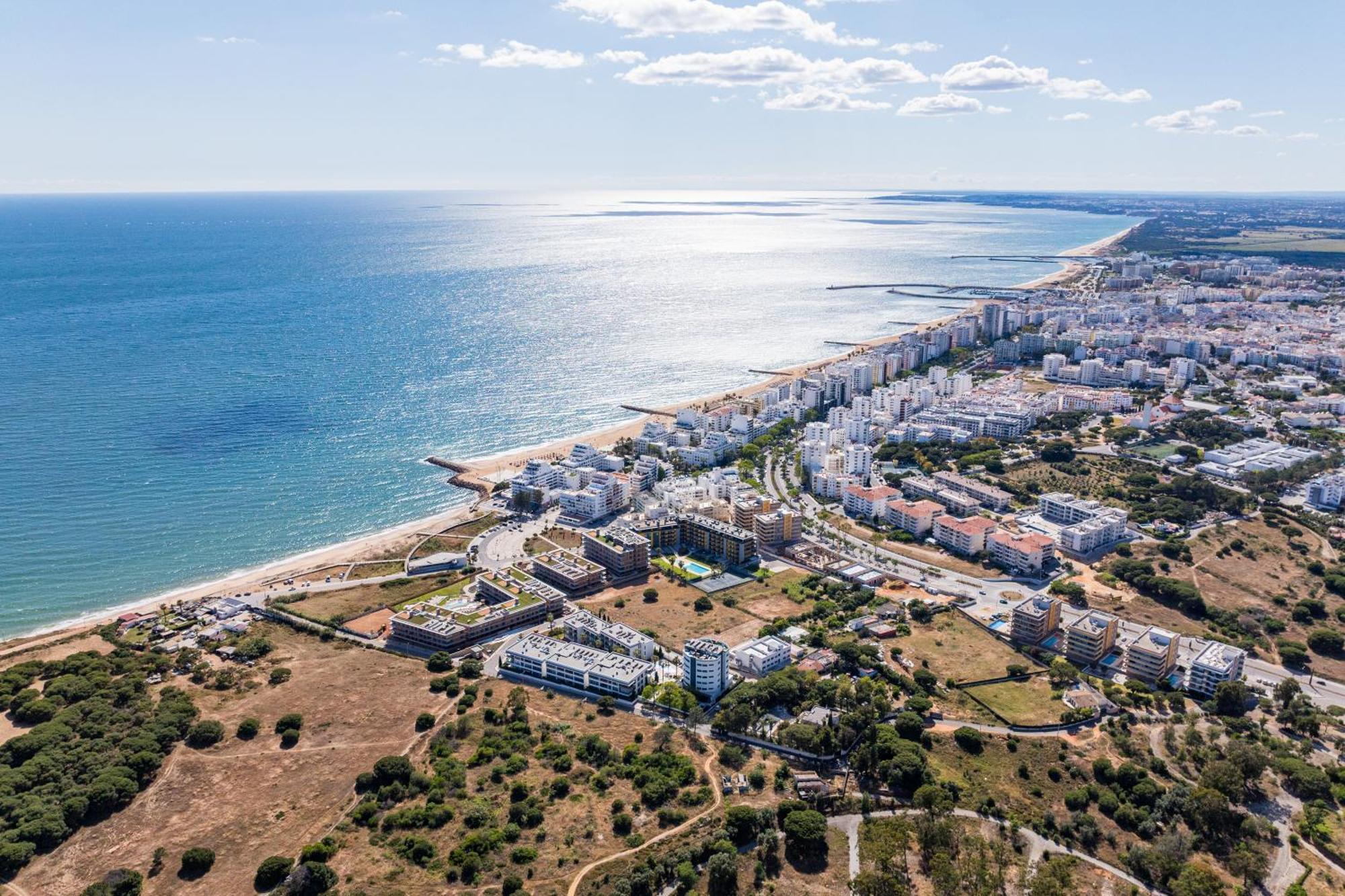Cavalo Preto Luxury Beach Apartment By Golden Zenith Quarteira Exterior photo