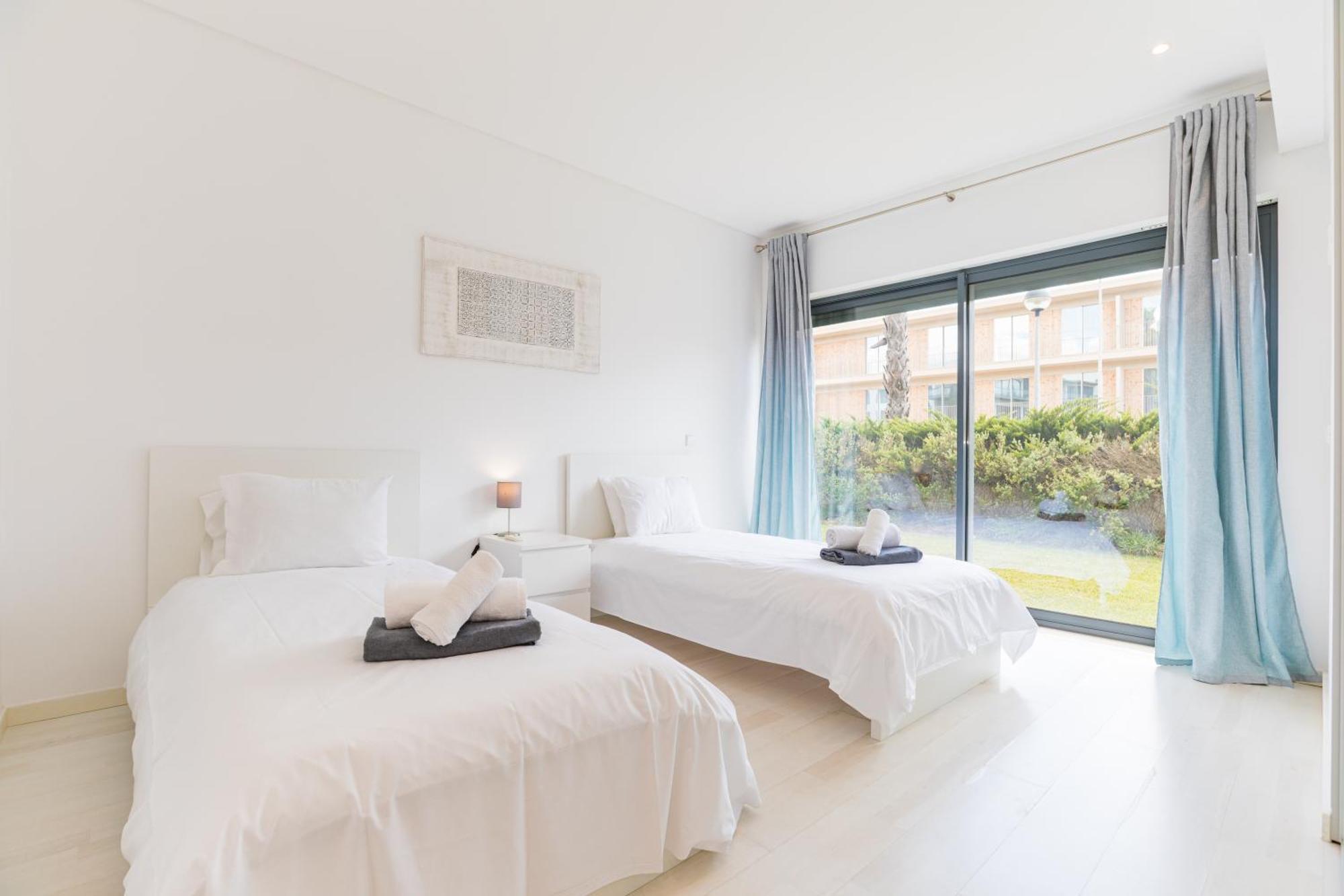 Cavalo Preto Luxury Beach Apartment By Golden Zenith Quarteira Exterior photo