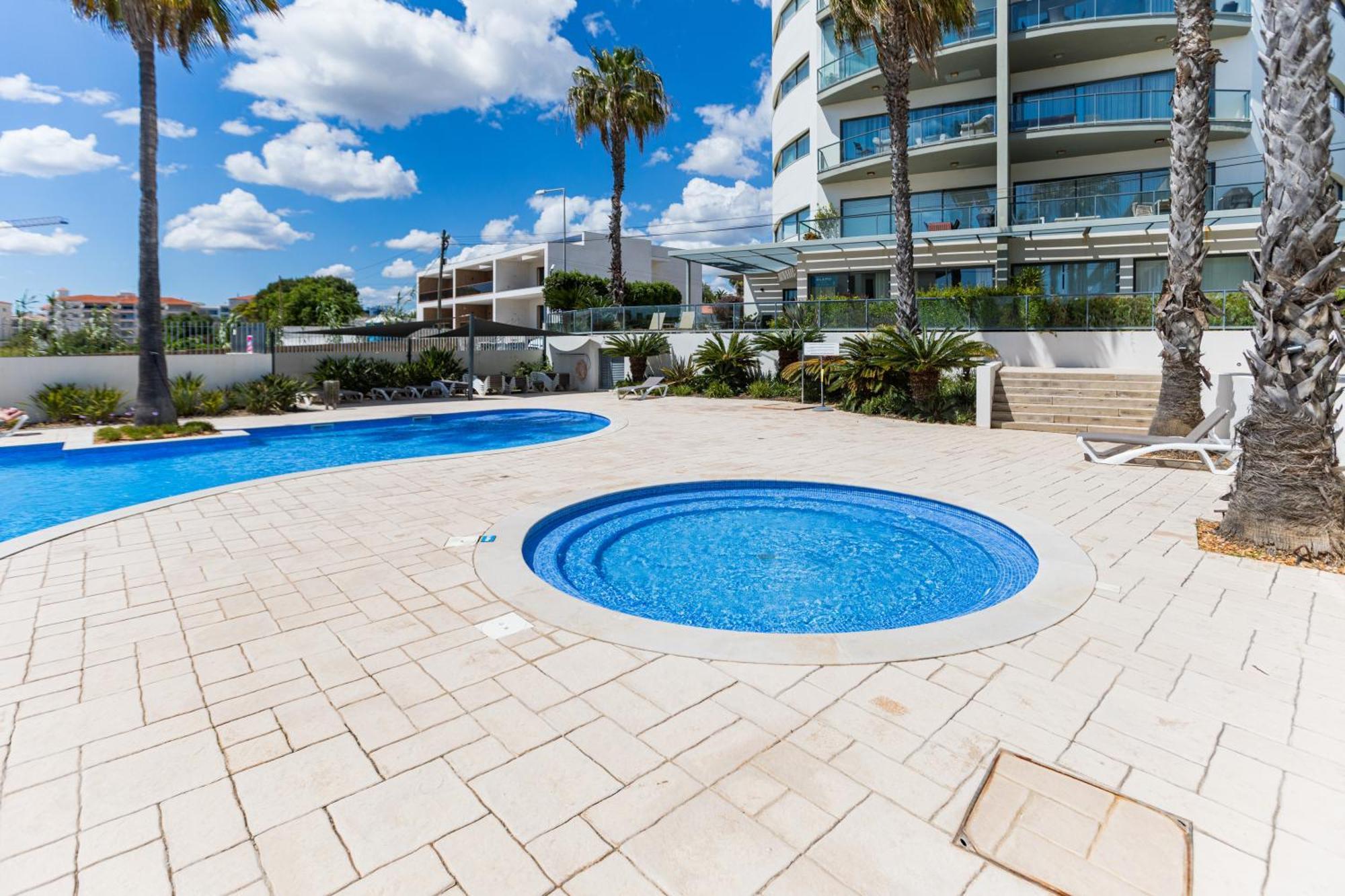 Cavalo Preto Luxury Beach Apartment By Golden Zenith Quarteira Exterior photo