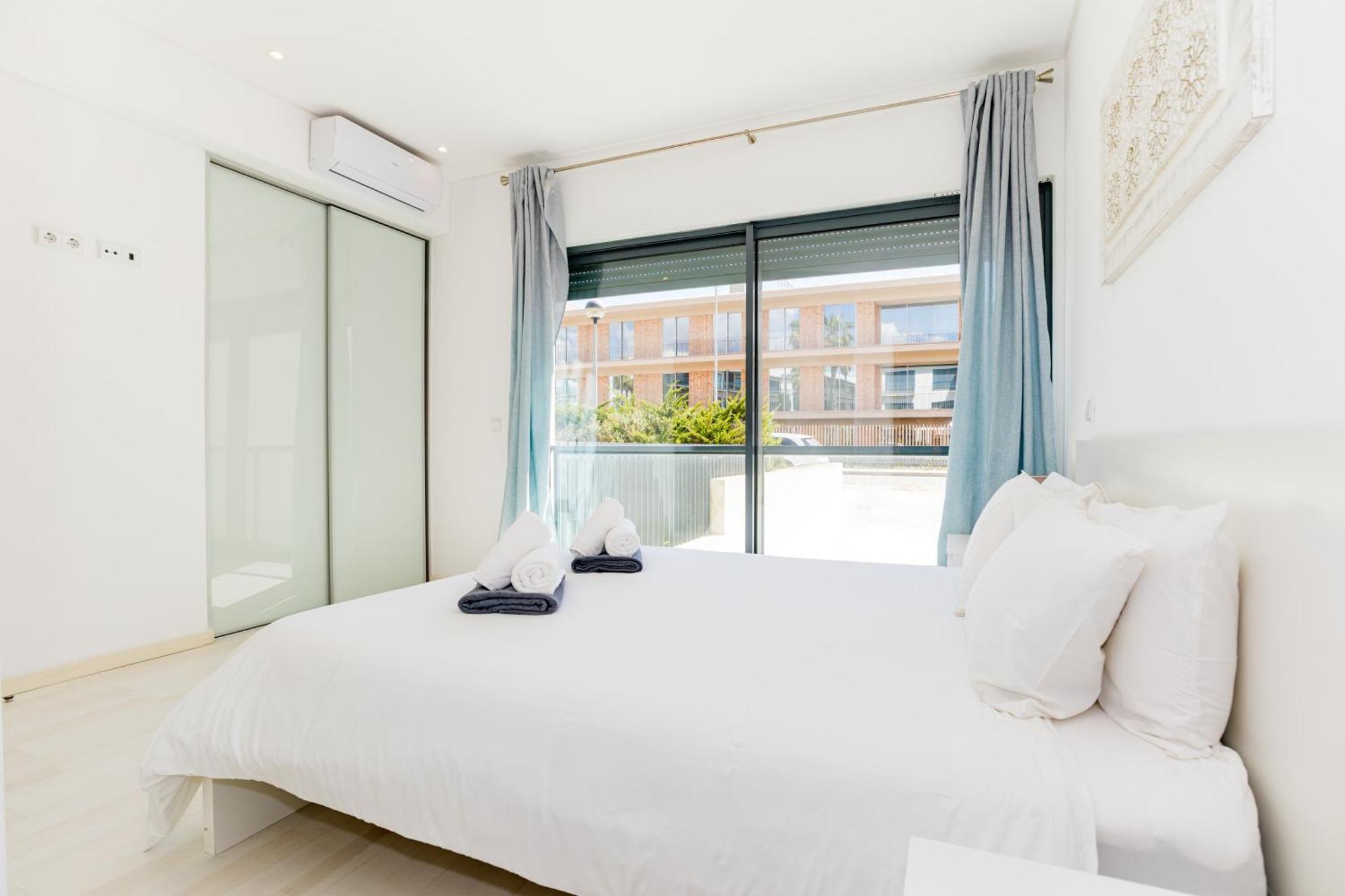 Cavalo Preto Luxury Beach Apartment By Golden Zenith Quarteira Exterior photo